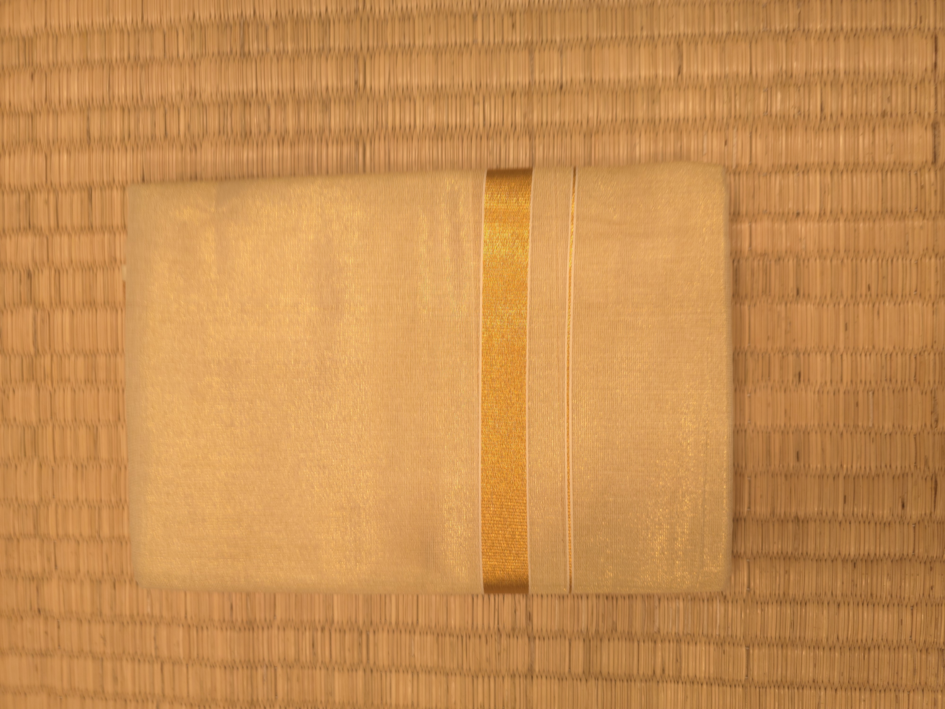 8 Mulam Tissue Veshti, Gold Border